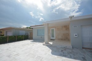 House, real estate - for you, when moving with kids to Miami.