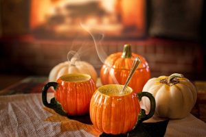 You should aim for cozy atmosphere when decorating your Florida home for Thanksgiving