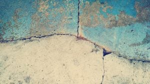 Picture of a cracked wall