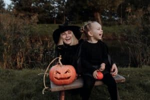 Mother-daughter-halloween