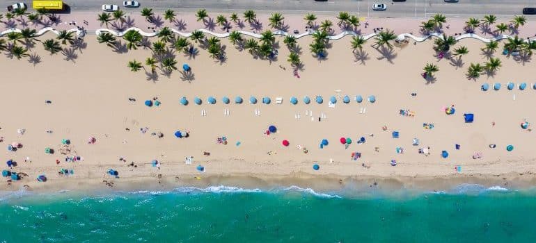 Staying mentally prepare for moving to Fort Lauderdale by imagining the beach