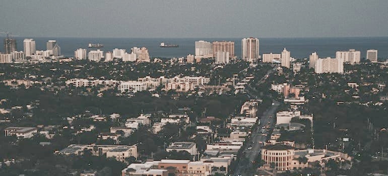 Cityscape in the fall which is the best time to buy a house in Fort Lauderdale