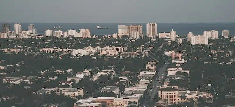 Cityscape in the fall which is the best time to buy a house in Fort Lauderdale