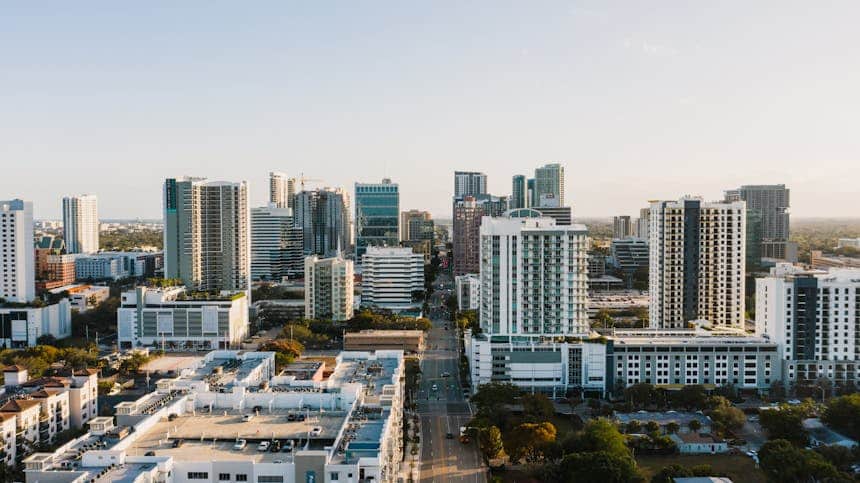 When is the best time to buy a house in Fort Lauderdale