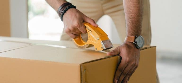 gut labeling boxes before hiring movers when upsizing in Marathon
