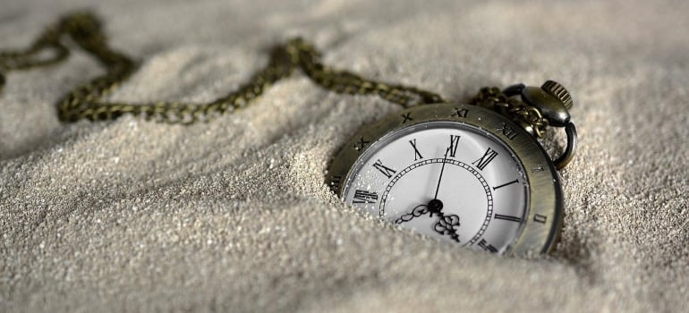Pocket watch time sand
