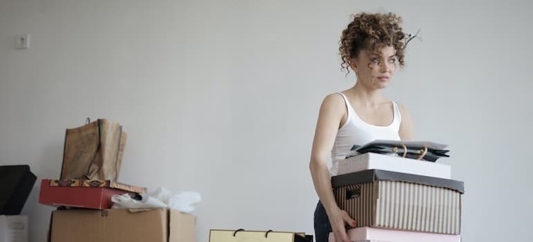 girl with boxes