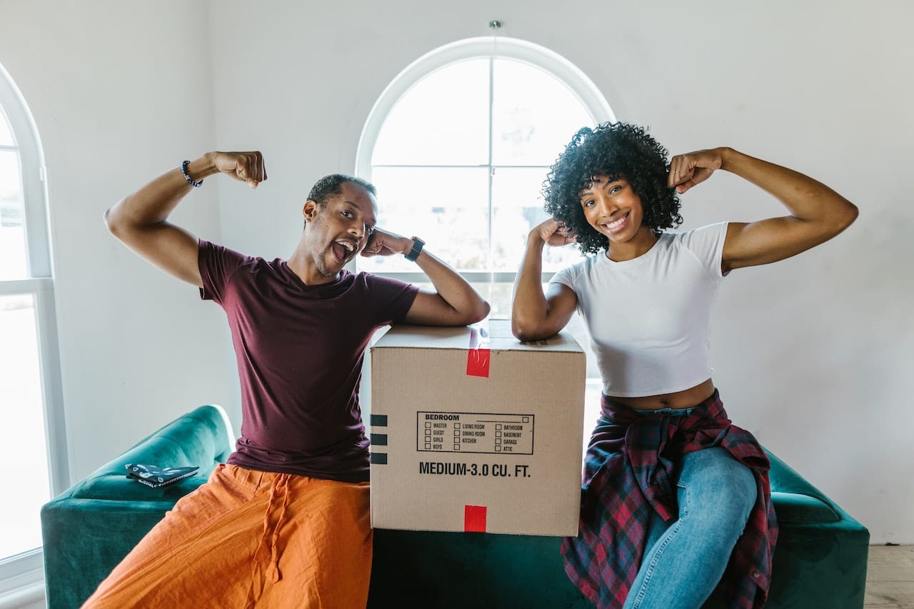 happy people portraying the situation of moving with roommates to Brickell