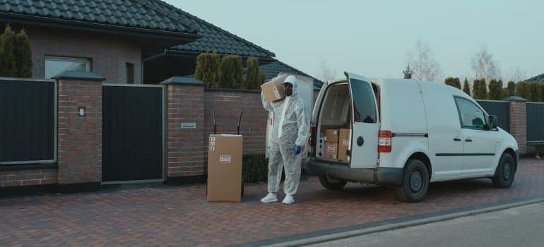 mover in front of a home