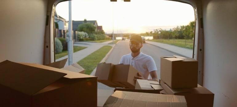 a movers that can help you prepare for moving to South Beach alone