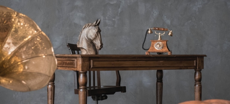 when to use luxury relocation services in Miami Beach? When you have to relocate the horse from the image