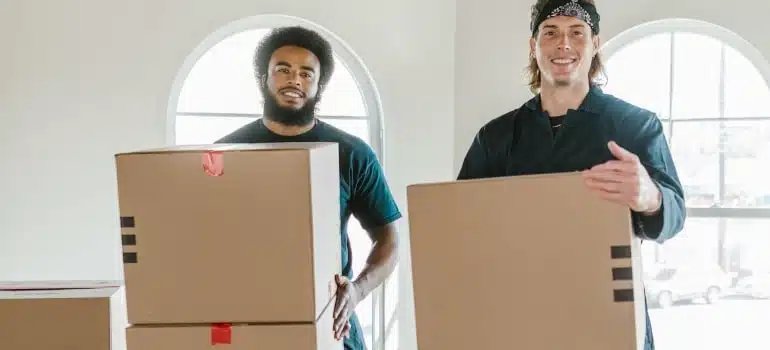 professional movers offering luxury moving services in Miami Beach