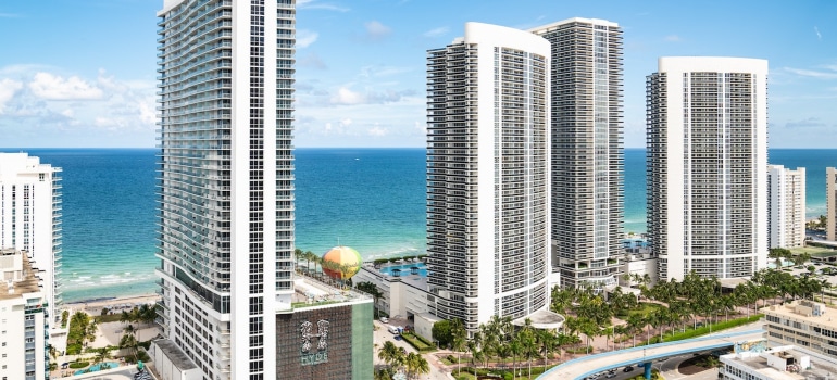 Hallandale Beach, place to consider when moving your business to Broward County