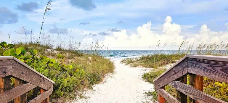 A sunny day at Gulf Dr S/5th St S, Bradenton Beach, FL
