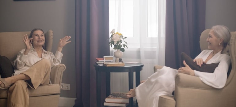 senior ladies talking about Senior’s Guide to Broward County