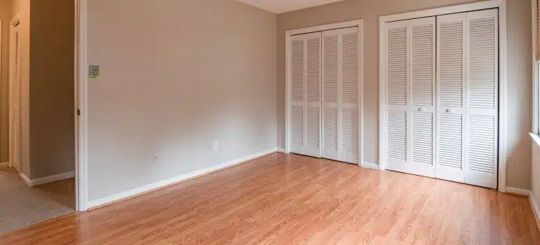 an empty room 