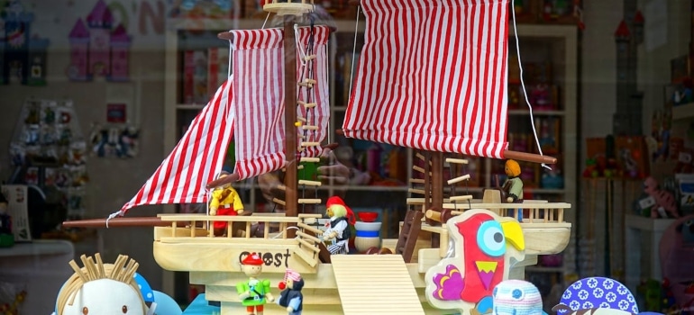 toys