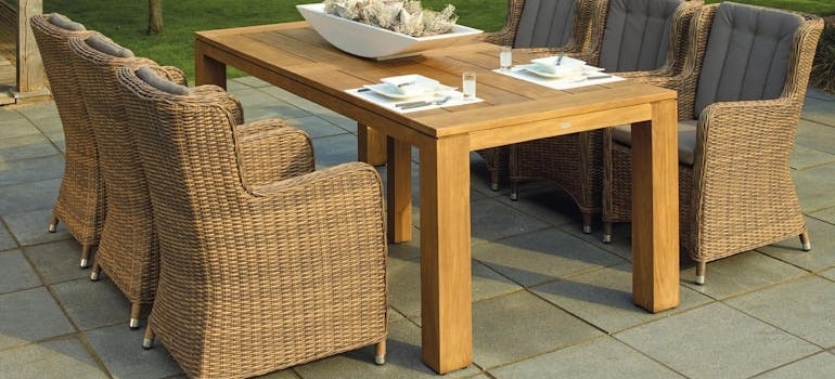 outdoor furniture 