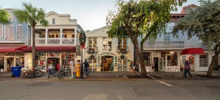 people planning to move to Marathon checking the local shops 