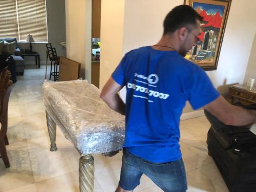 Highly-trained moving professionals Miami.